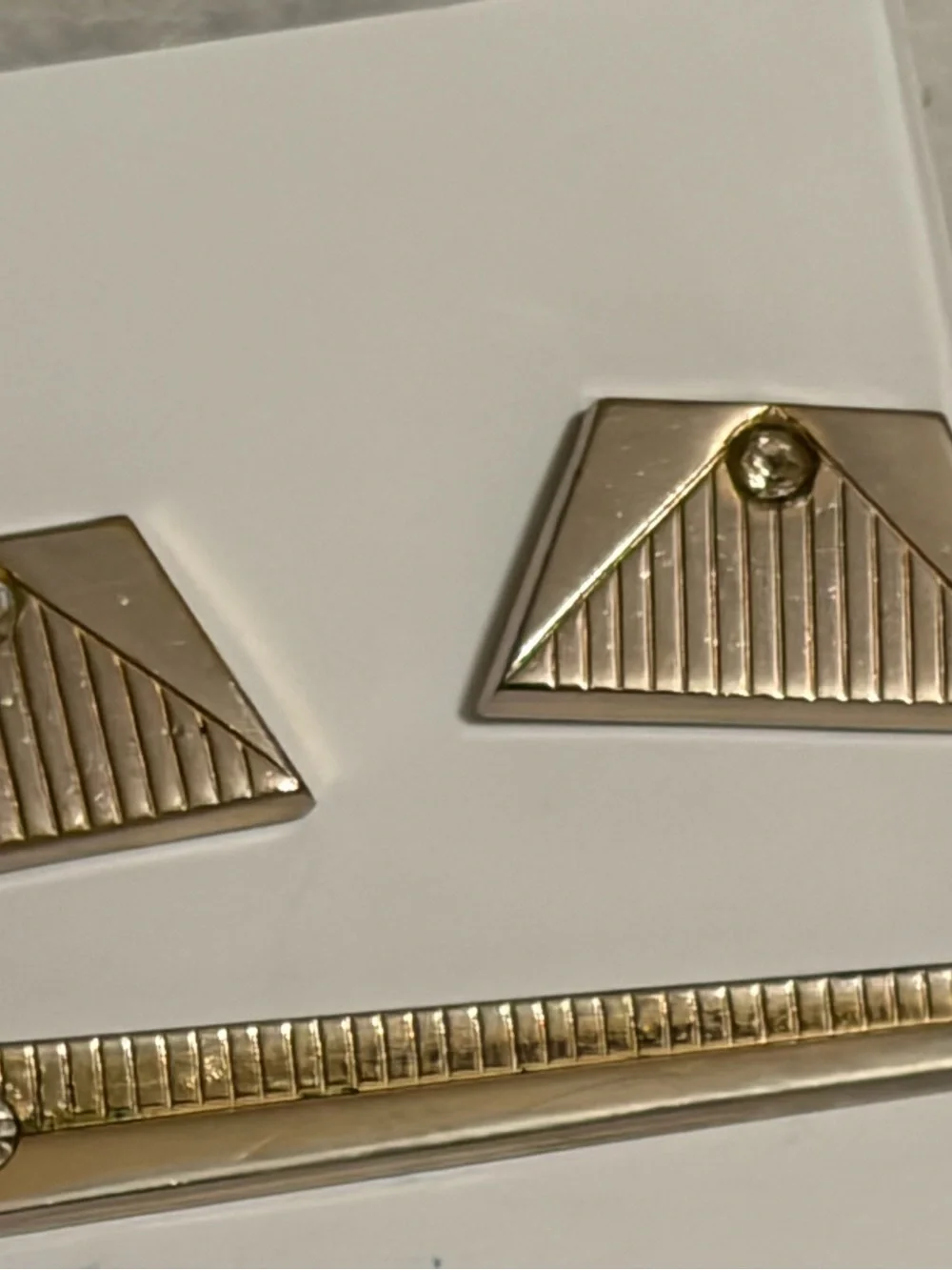 Gold-Tone Geometric Cuff Links Set with Tie Bar